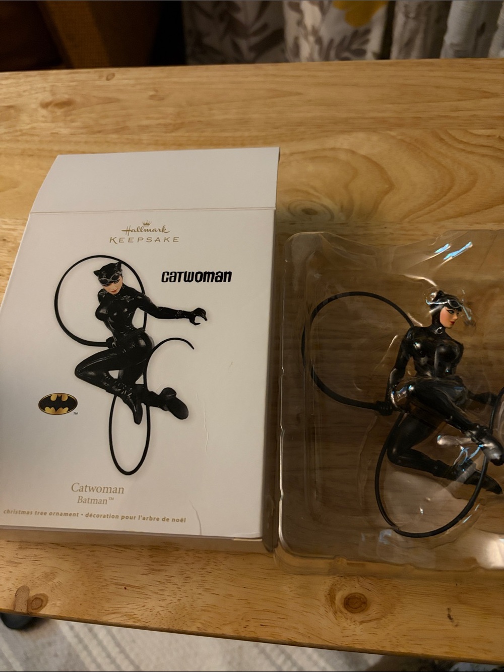2012 Hallmark Keepsake Catwoman Ornament - Black and Gold Accents